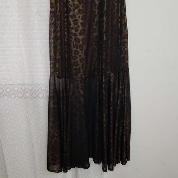 Elegant Off-Shoulder Leopard Print Dress - Picture 4 of 8